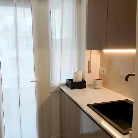 Host Flora Apartment