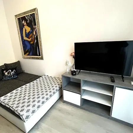 Host Flora Apartment *